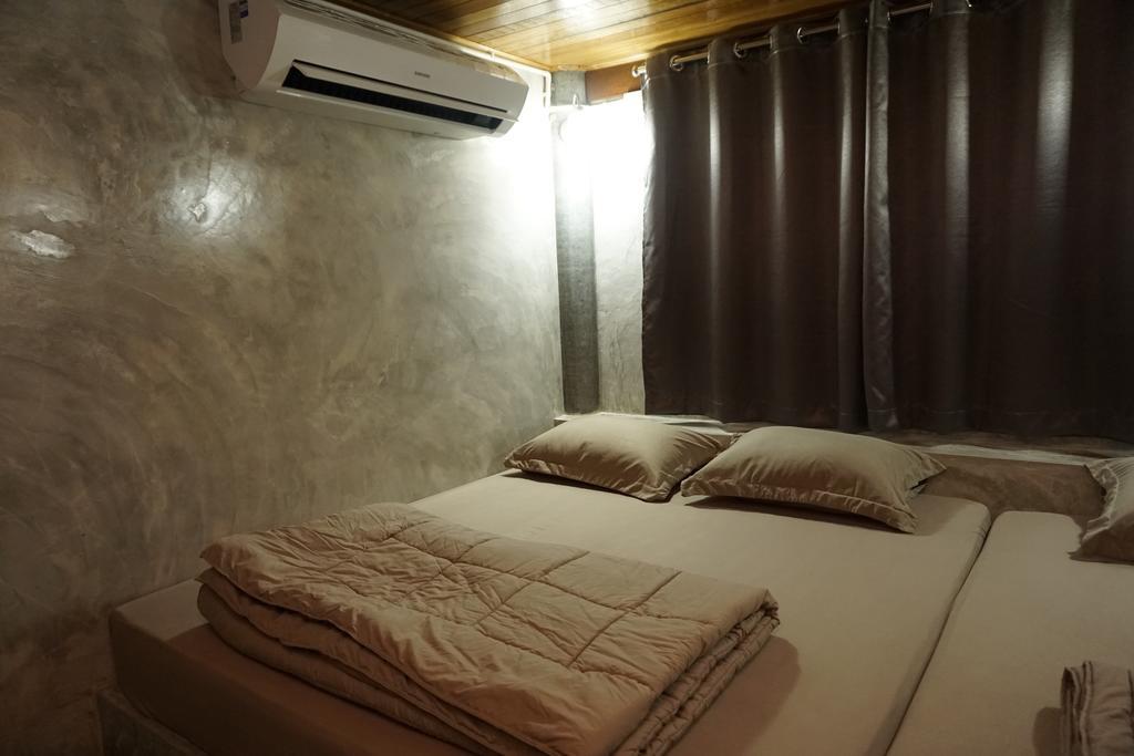 Bansuwan Homestay Amphawa Quarto foto